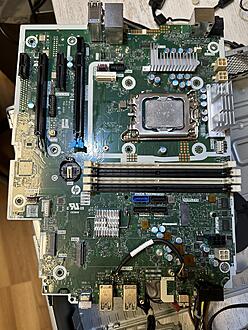 Click image for larger version

Name:	mainboard_view.jpg
Views:	429
Size:	1.31 MB
ID:	3632850